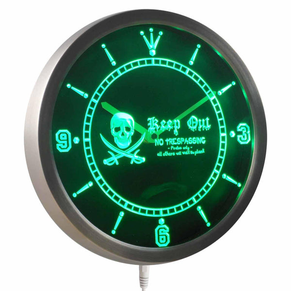 ADVPRO Pirates Keep Out No Trespassing Skull Head Bar Neon Sign LED Wall Clock nc0390 - Green